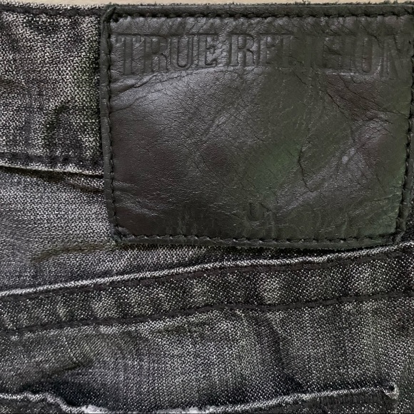 True Religion Men's Geno Relaxed Slim Faded Black Denim Shorts - Picture 9 of 10